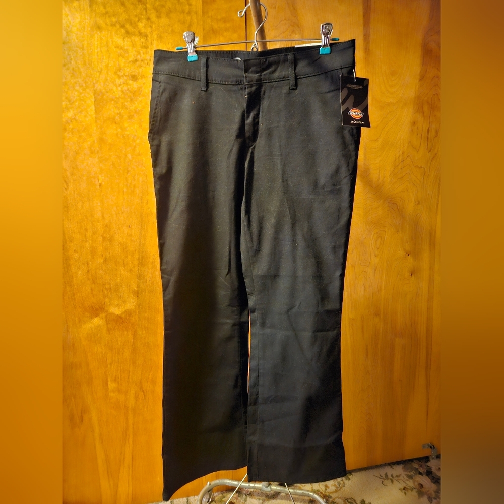 DICKIES Women's black slim bootcut style pants
